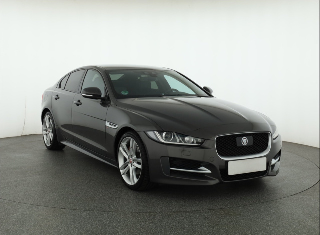 Jaguar XE 2016