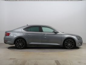 Škoda Superb - 2016