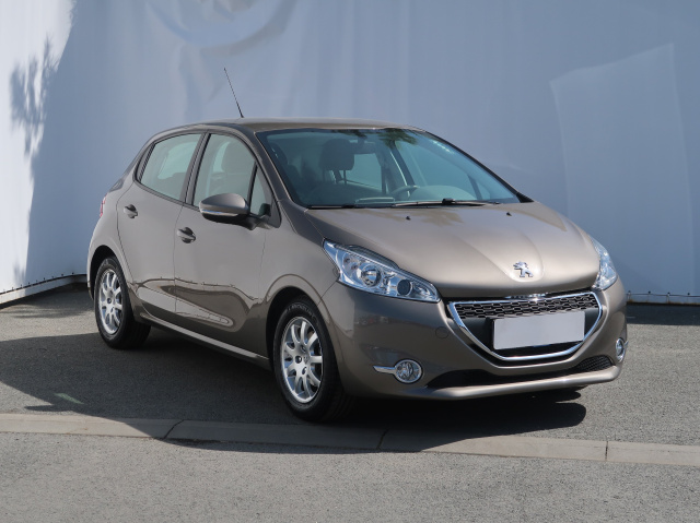 Peugeot 208 2012