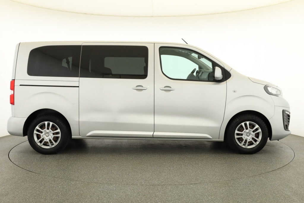 Peugeot Traveller