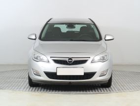 Opel Astra - 2011