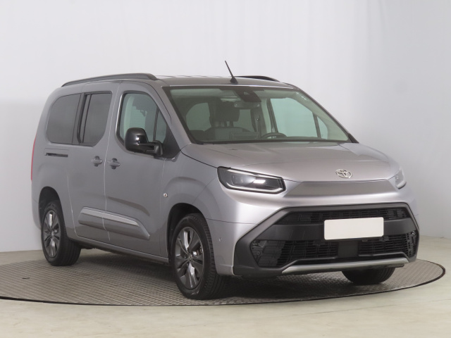 Toyota Proace City Verso 2024