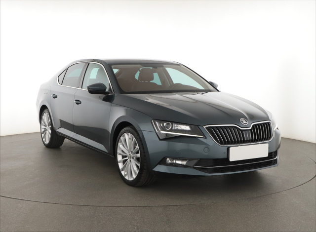 Škoda Superb 2016