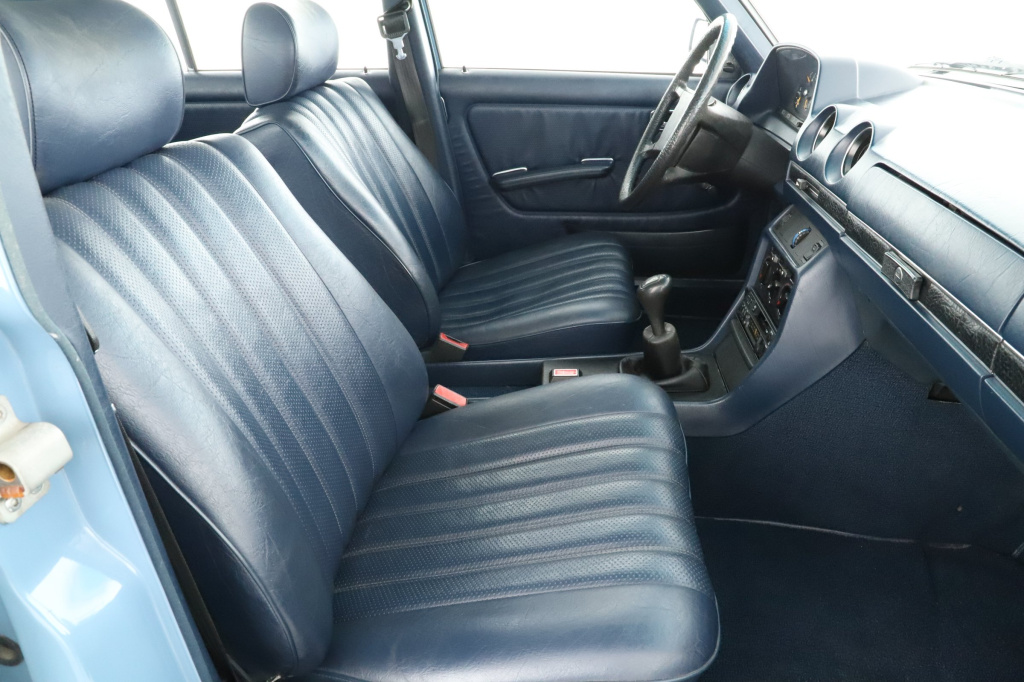 Mercedes-Benz W123
