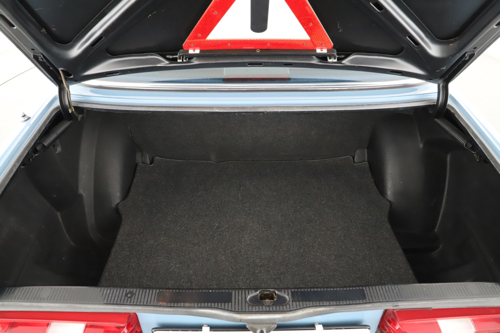 Mercedes-Benz W123