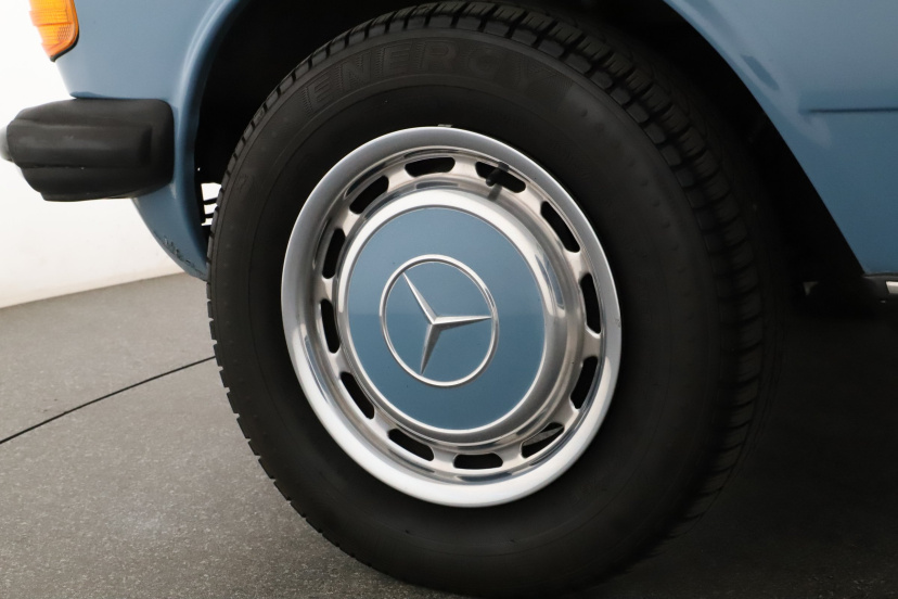 Mercedes-Benz W123, 1982