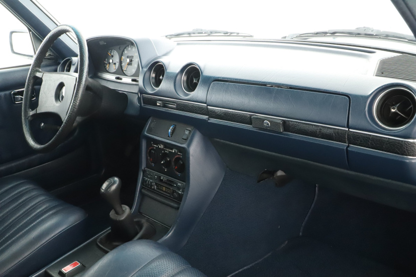Mercedes-Benz W123, 1982