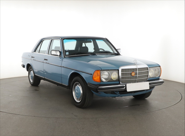 Mercedes-Benz W123 1982
