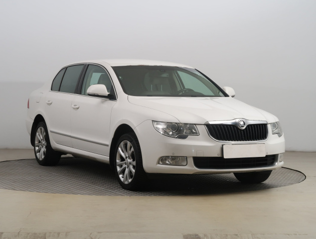 Škoda Superb, 2012