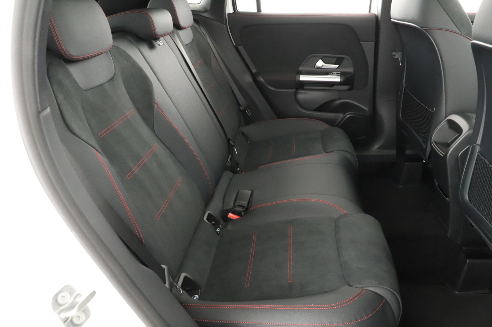 Mercedes-Benz GLA - 2025