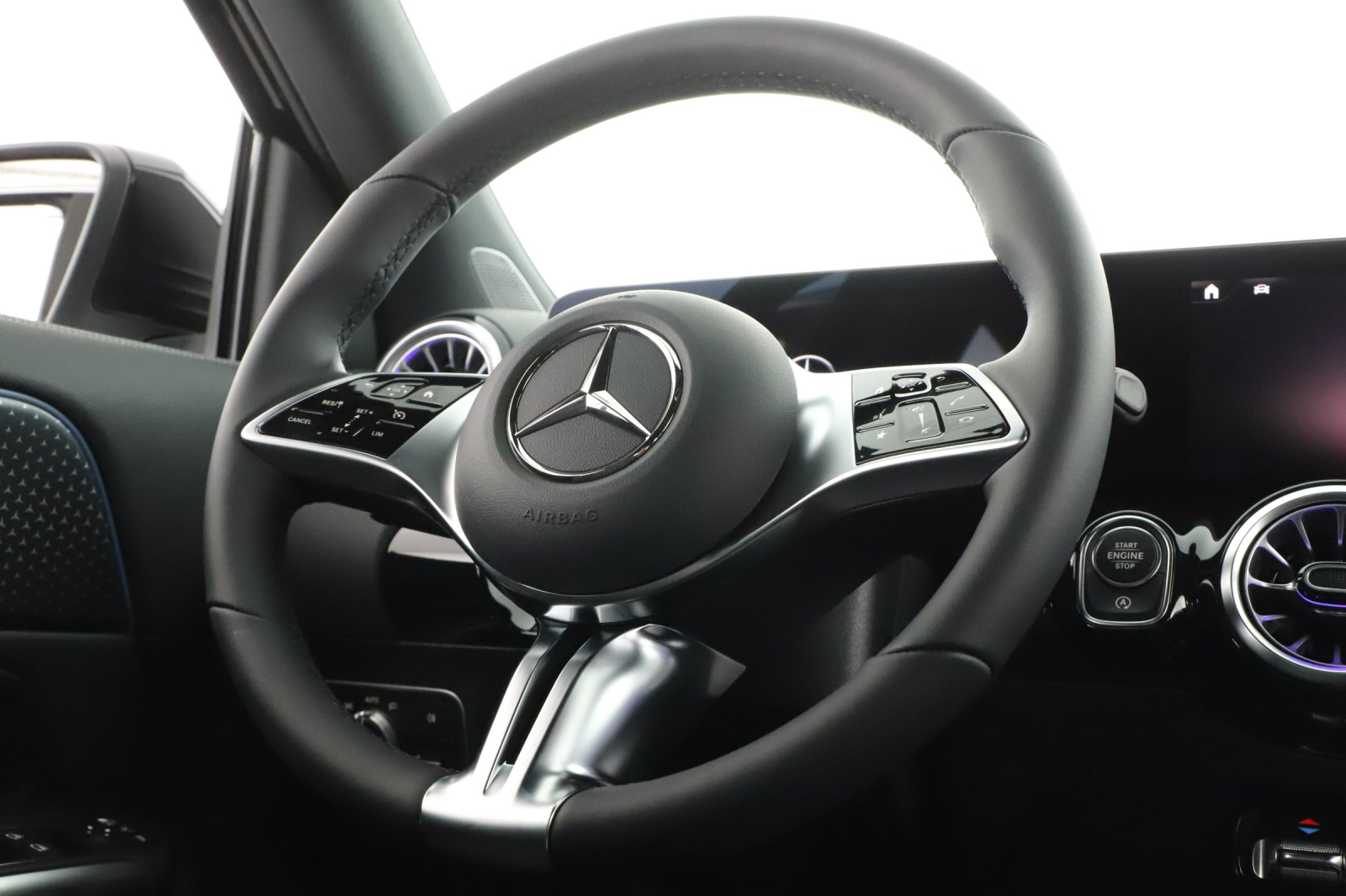 Mercedes-Benz GLA - 2025