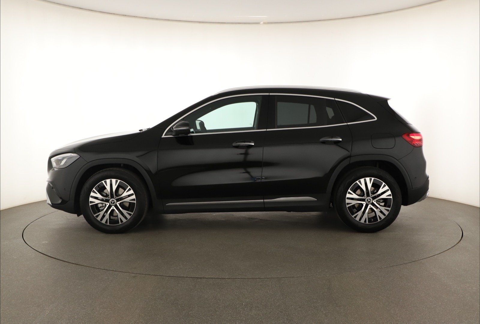 Mercedes-Benz GLA - 2025