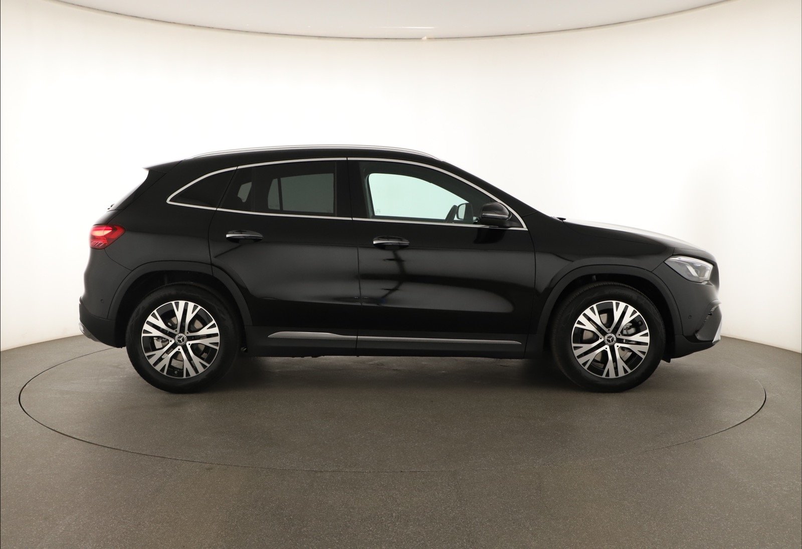 Mercedes-Benz GLA - 2025