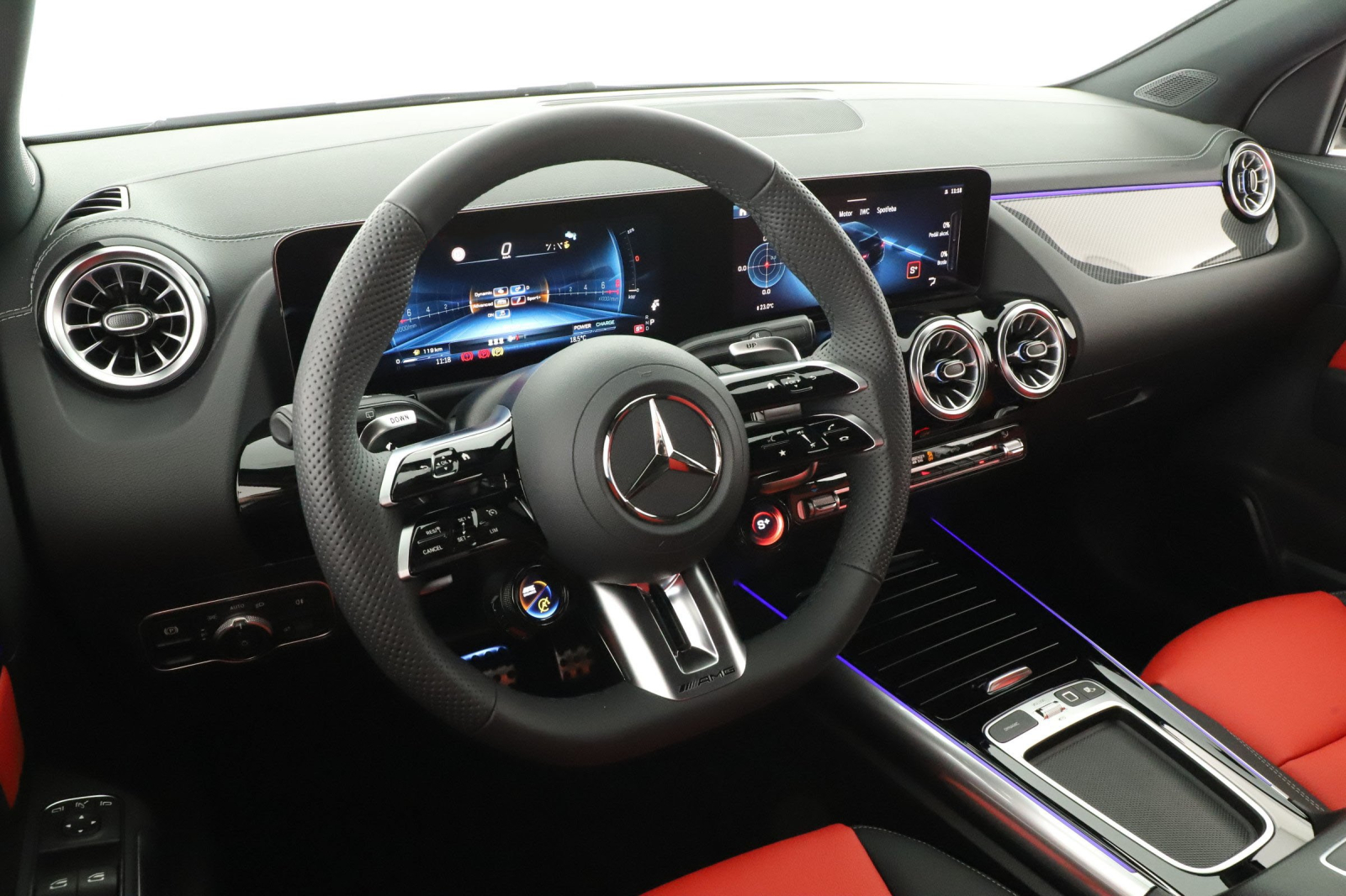 Mercedes-Benz GLA - 2025