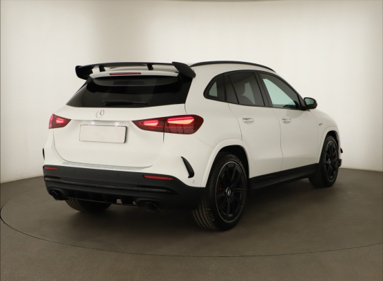 Mercedes-Benz GLA 35 AMG 4MATIC