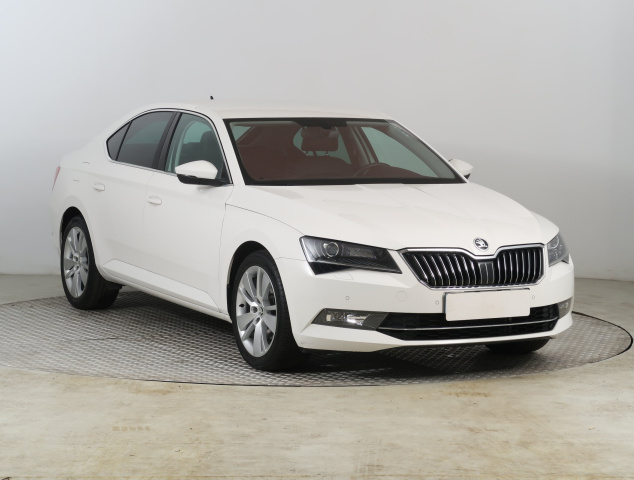 Škoda Superb 2016