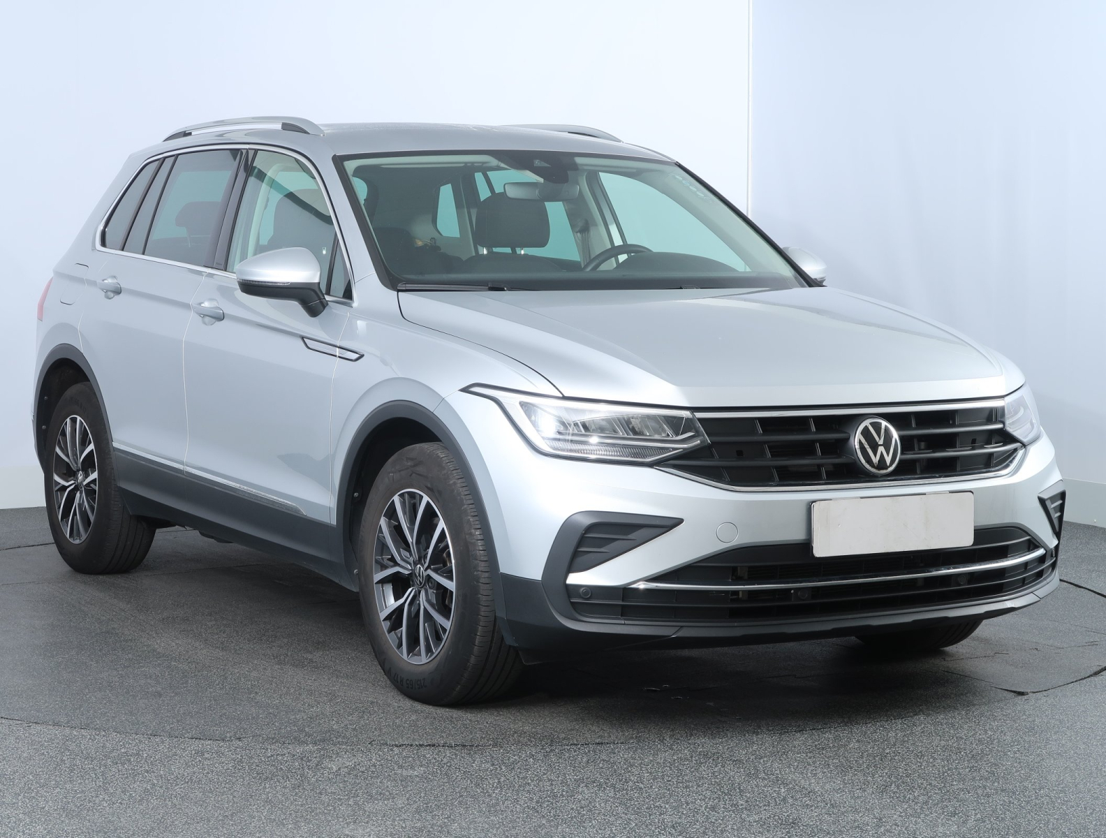 Volkswagen Tiguan - 2020