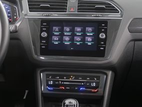 Volkswagen Tiguan - 2020