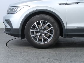 Volkswagen Tiguan - 2020