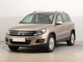 Volkswagen Tiguan - 2015