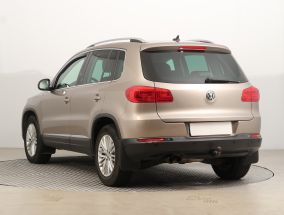 Volkswagen Tiguan - 2015
