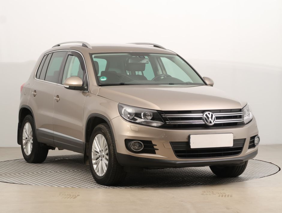 Volkswagen Tiguan - 2015