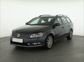 Volkswagen Passat - 2011