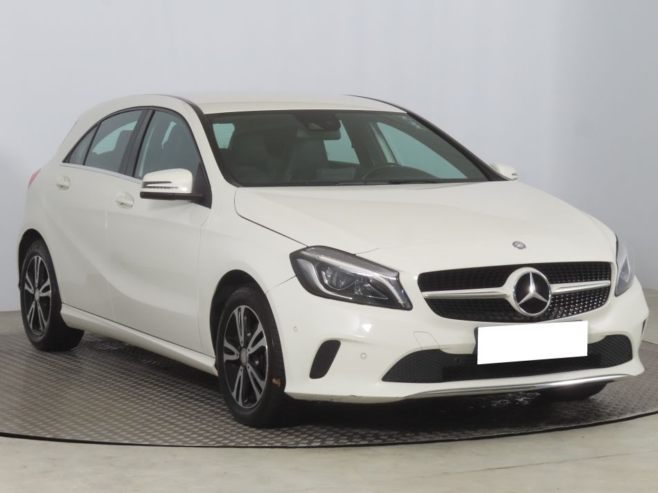 Mercedes-Benz A - 2015