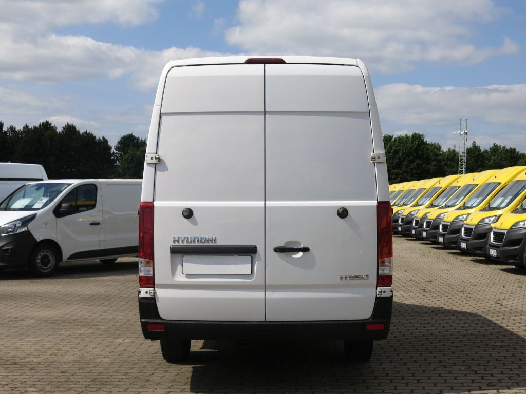 Hyundai H350