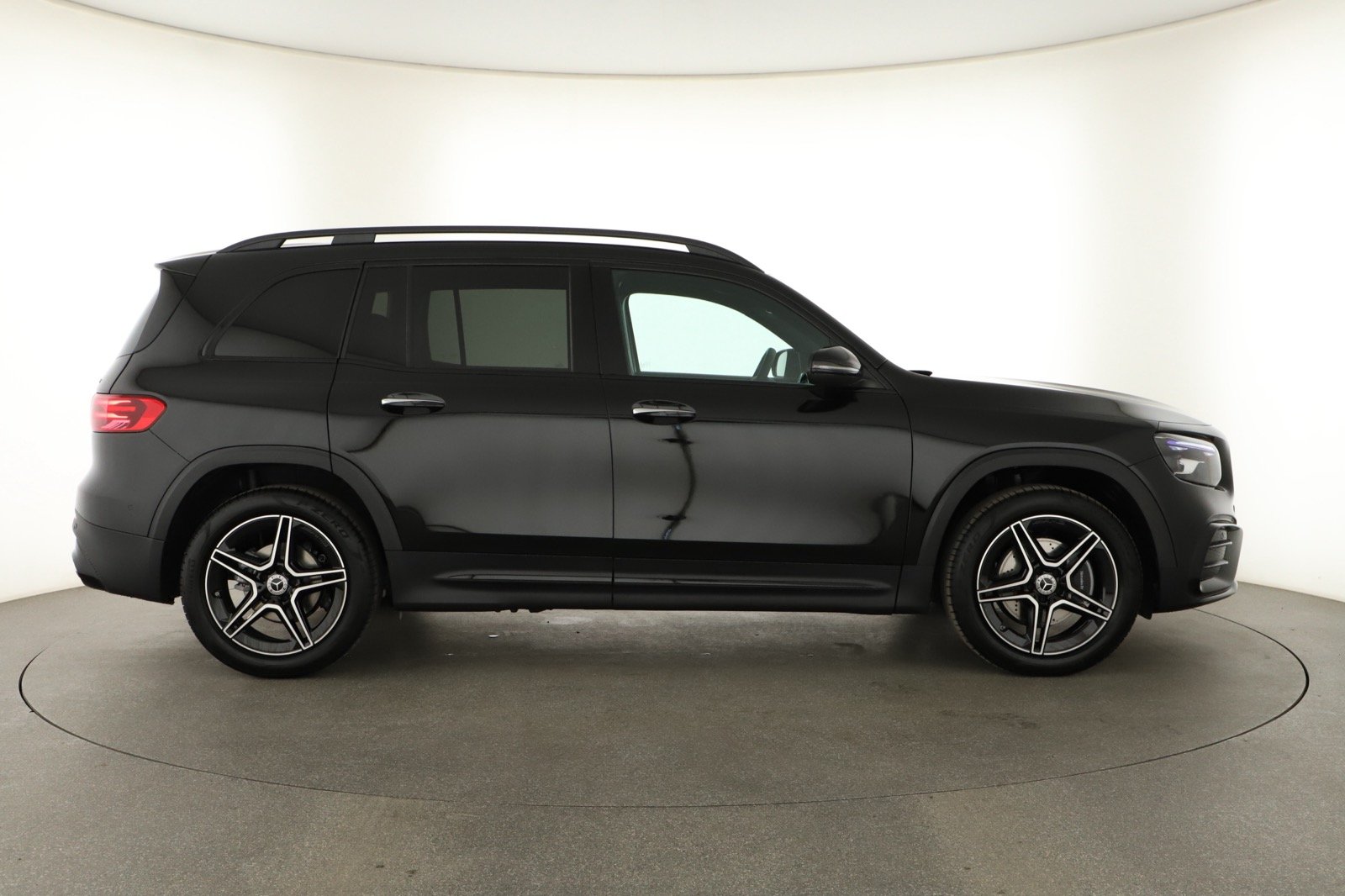 Mercedes-Benz GLB - 2025