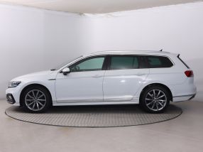 Volkswagen Passat - 2022