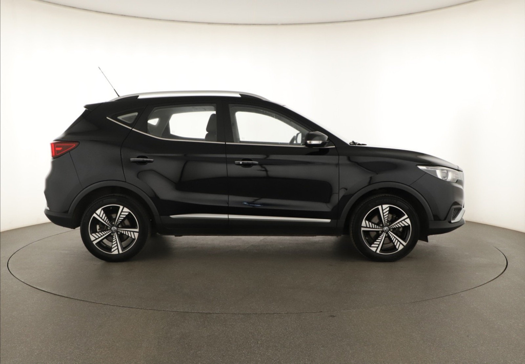 MG ZS SUV