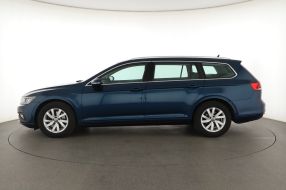 Volkswagen Passat - 2021