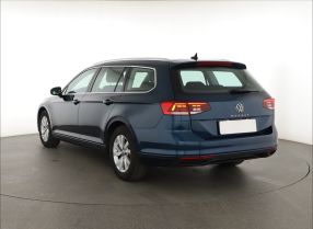 Volkswagen Passat - 2021