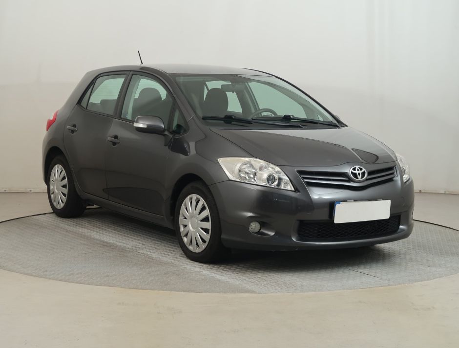 Toyota Auris - 2010