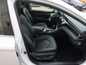 Toyota Camry - 2020