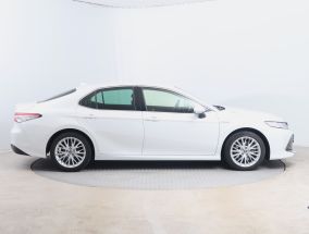 Toyota Camry - 2020