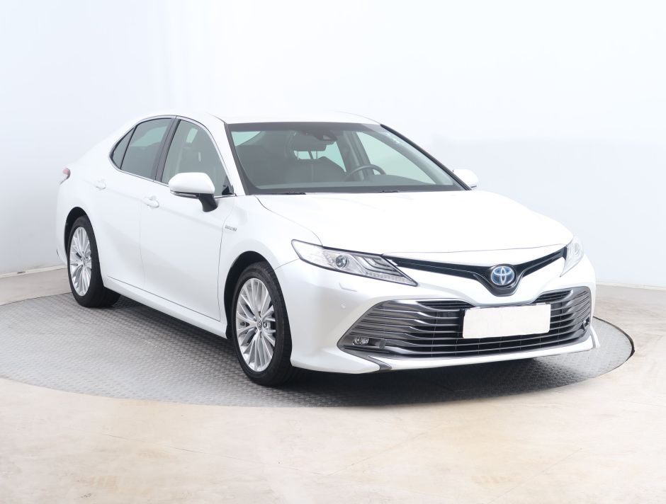 Toyota Camry - 2020