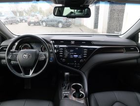 Toyota Camry - 2020