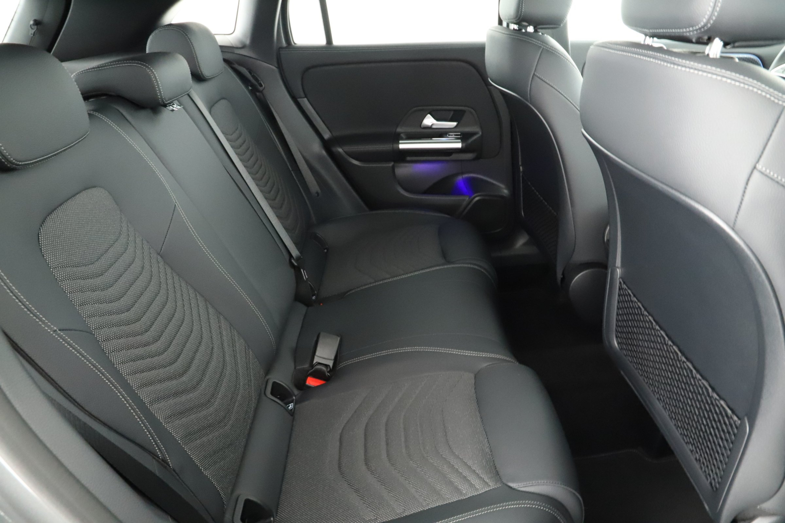 Mercedes - Benz GLA - 2025