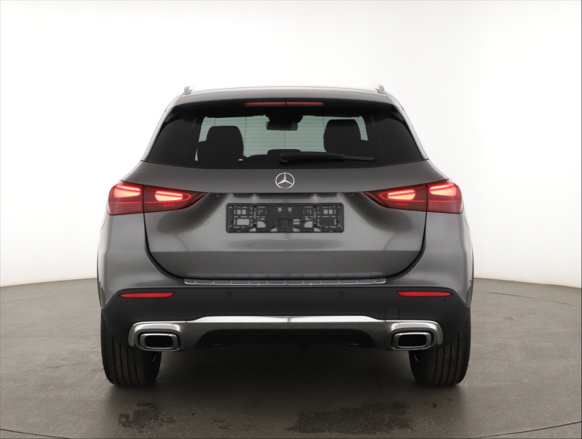 Mercedes-Benz GLA, 2025