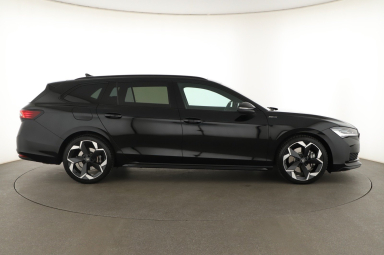 Škoda Superb - 2025