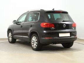 Volkswagen Tiguan - 2012
