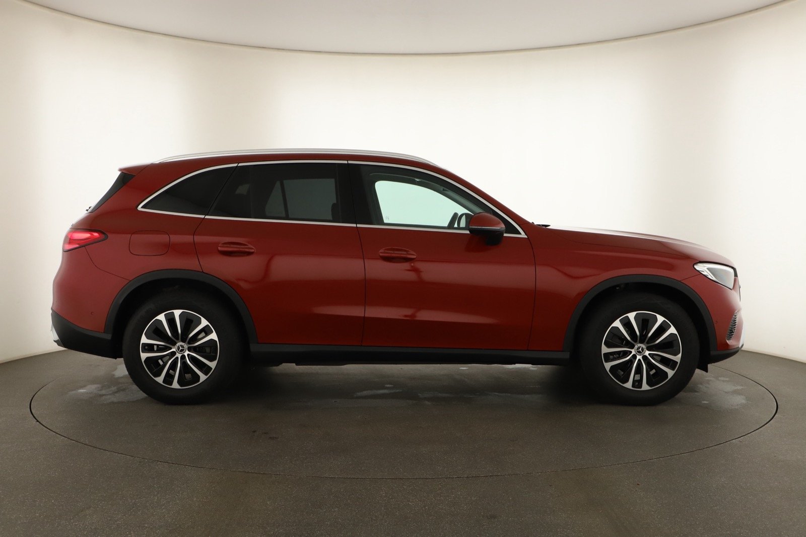 Mercedes-Benz GLC - 2025