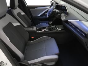Opel Astra - 2025