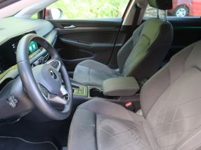 Volkswagen Golf - 2021