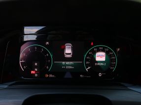 Volkswagen Golf - 2021