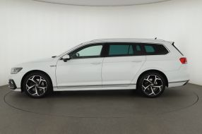 Volkswagen Passat - 2021