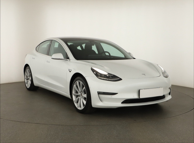 Tesla Model 3 2019