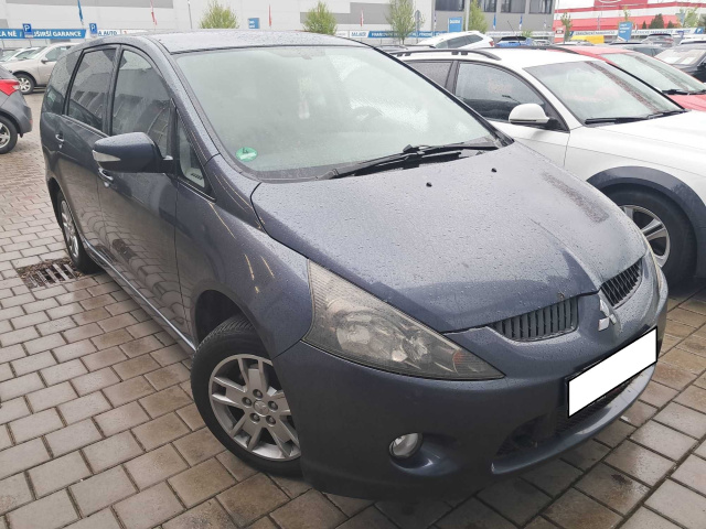Mitsubishi Grandis 2005